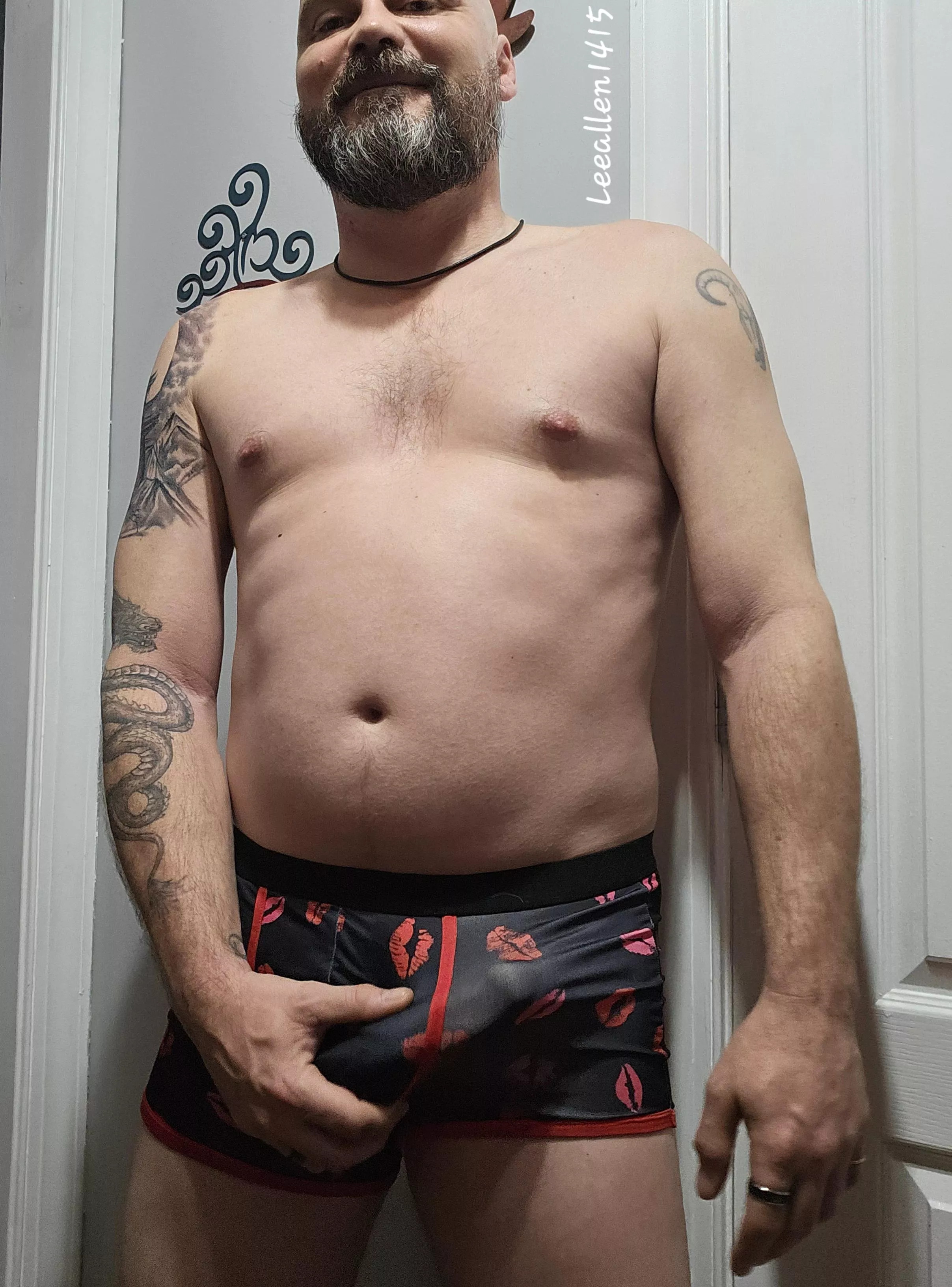 My tongue can do a better job of teasing you than my words can 😋😏  