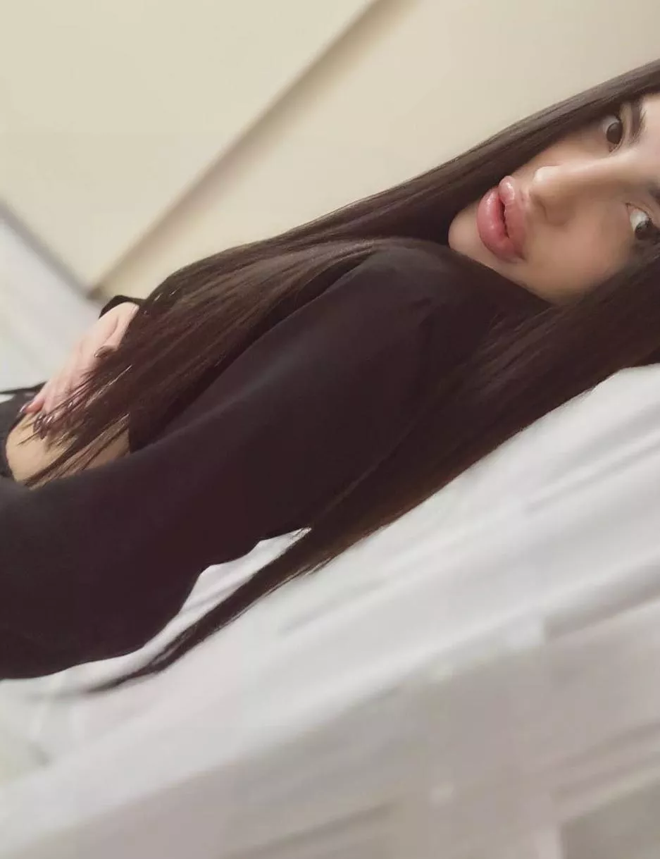 Older guys make me wet 😍