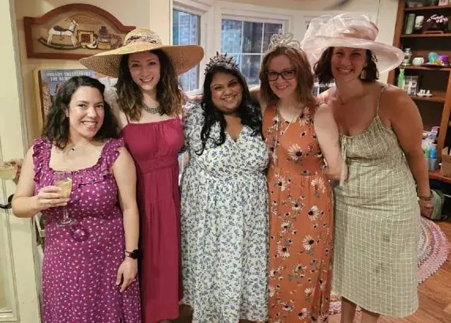 Rank some ladies at brunch.