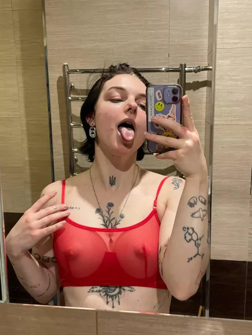 Say yes or no if I can send you more nudes...