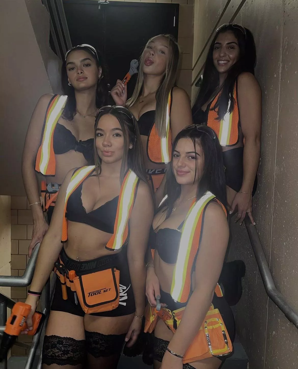 Someone here is envious 