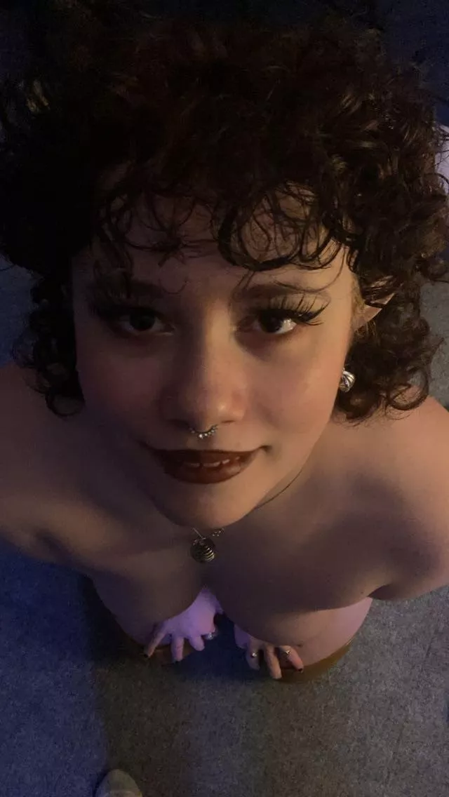 That look before she gives me head 🥵🥵