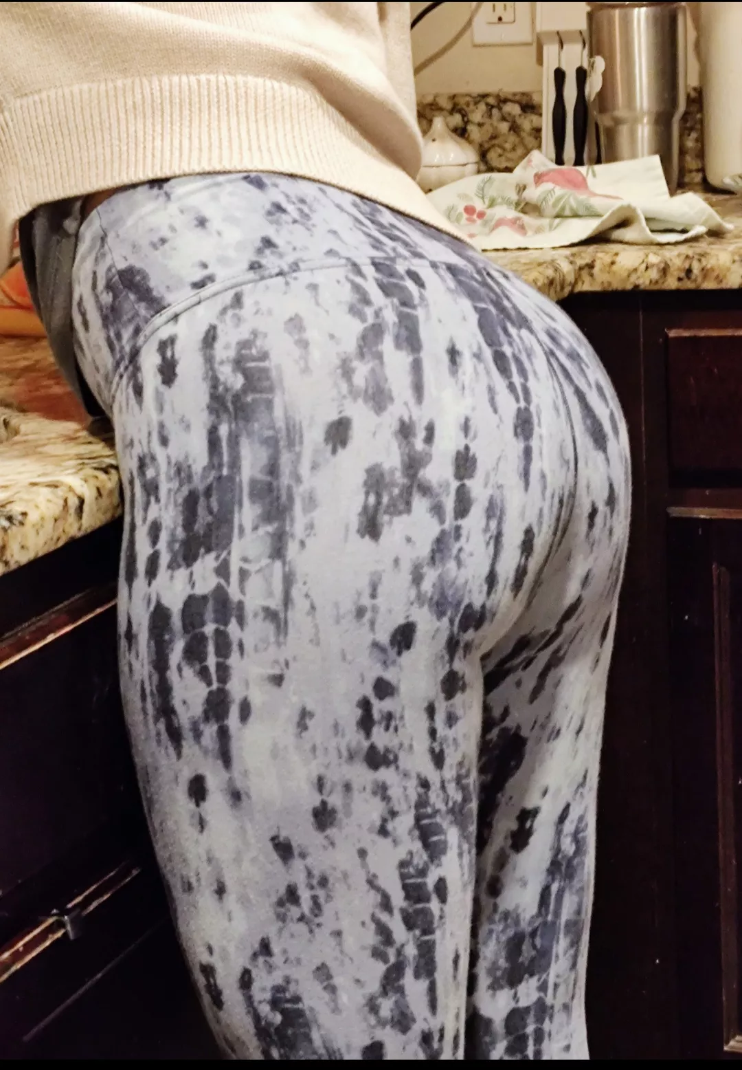 The smokin hotwife 🔥🔥