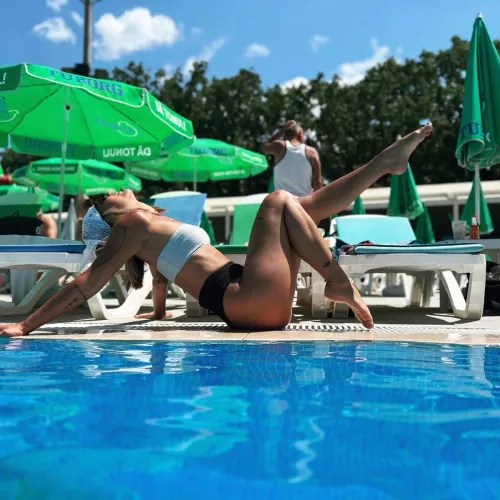 Want to wrap my shapely legs around you