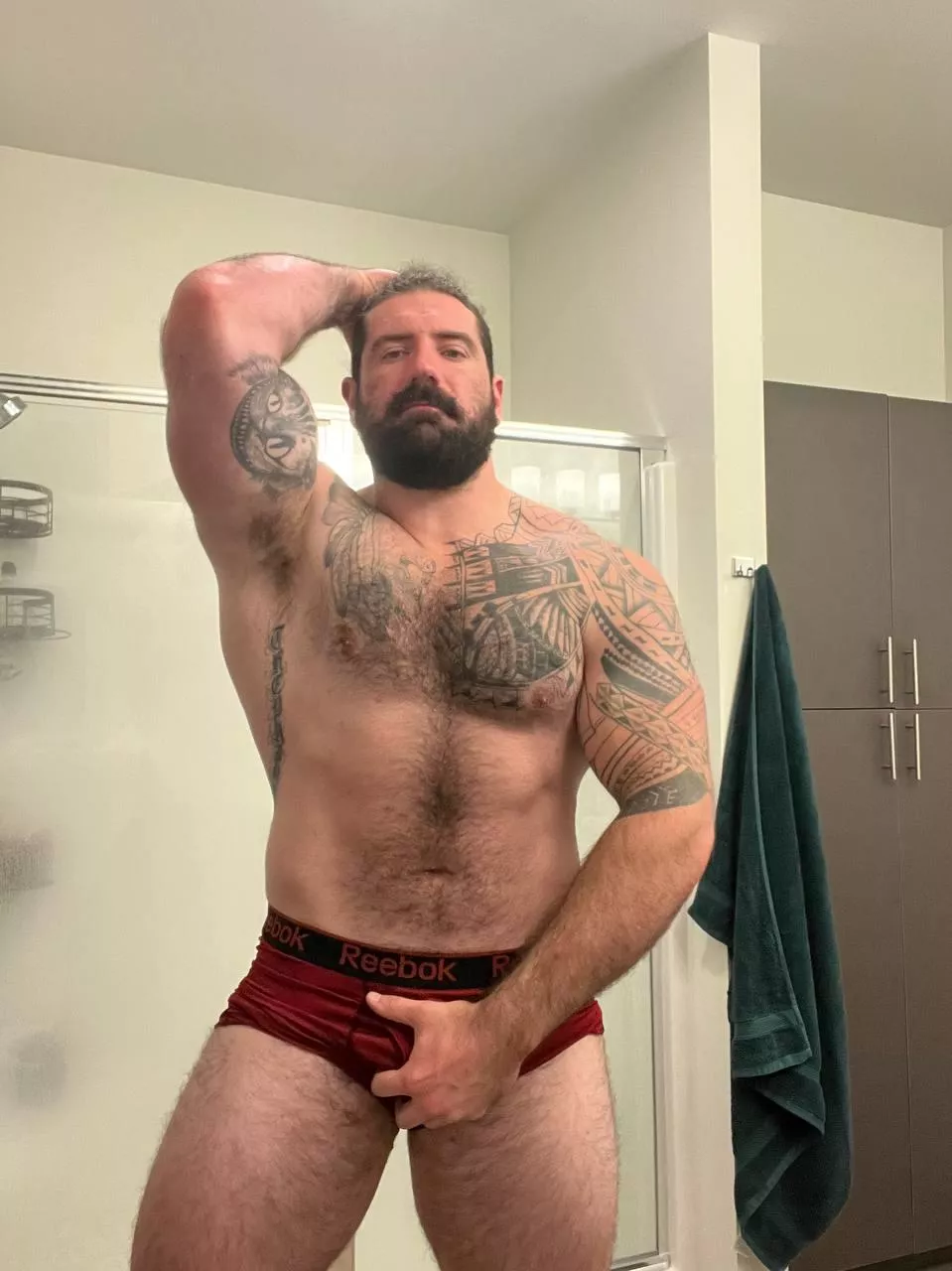 Will you lick my pits while I jerk off?