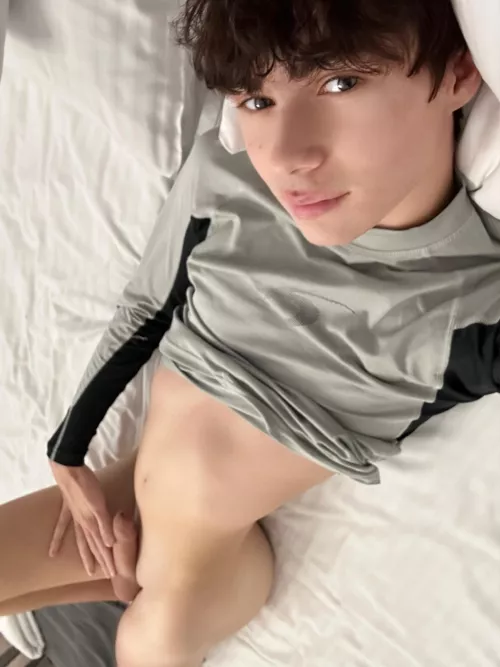 Would you cuddle with me? (Naked only) hehe 😇😜