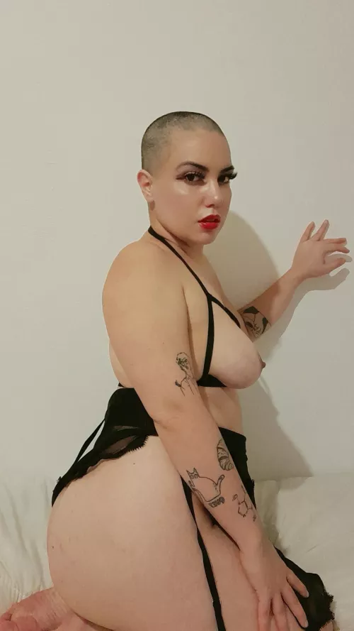 Would you fuck a shaved girl ?