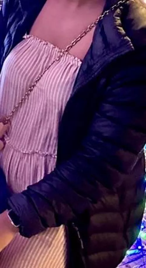 Would you notice at her bra lines? 