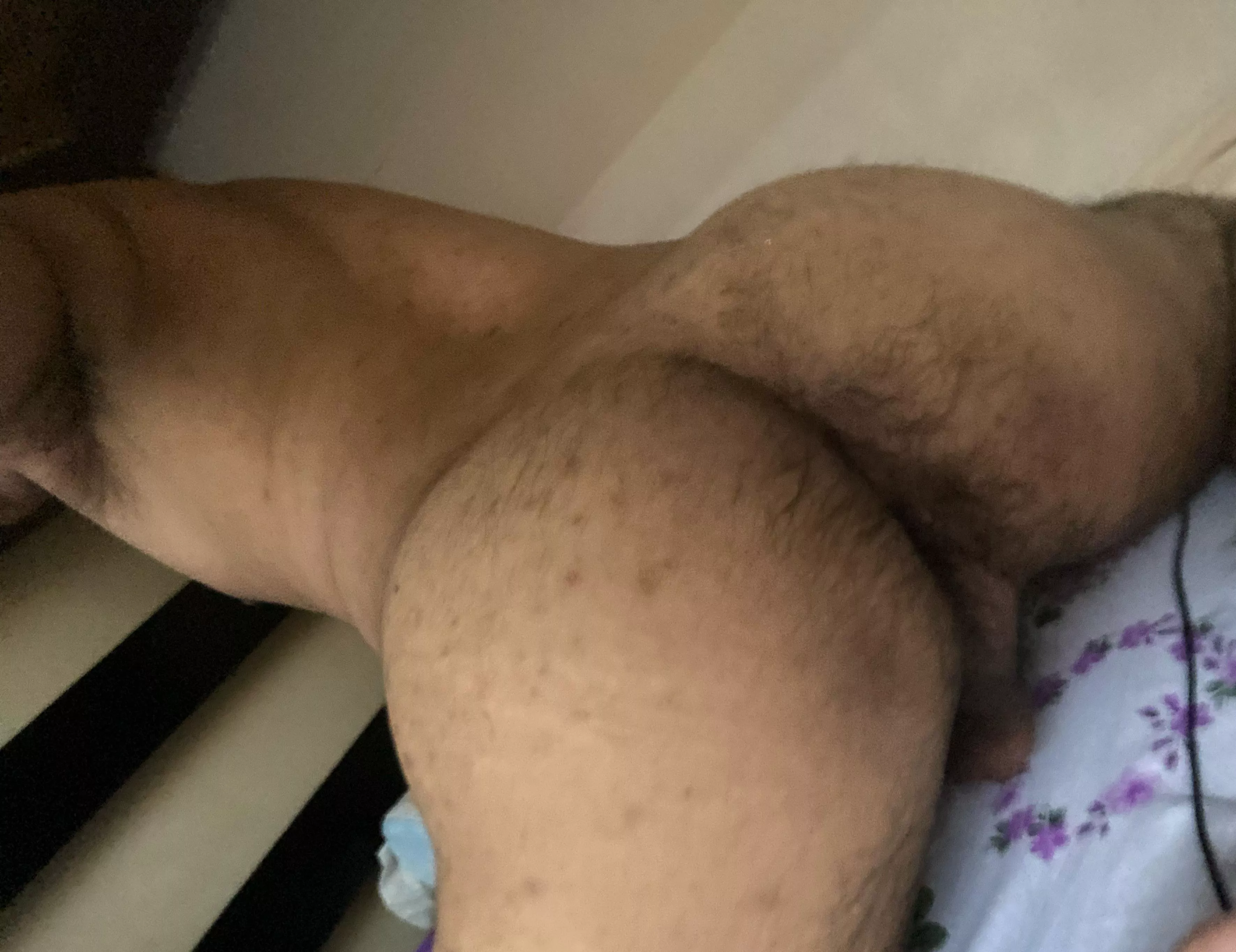 (24) free room @whoaskedass