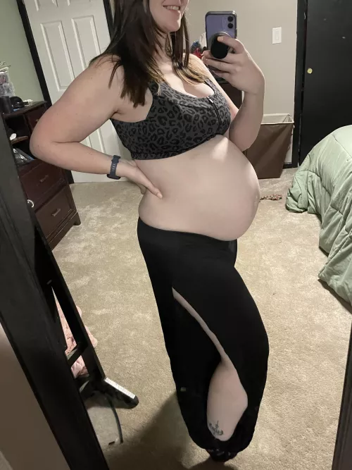 25 weeks pregnant with twins! How am I looking?