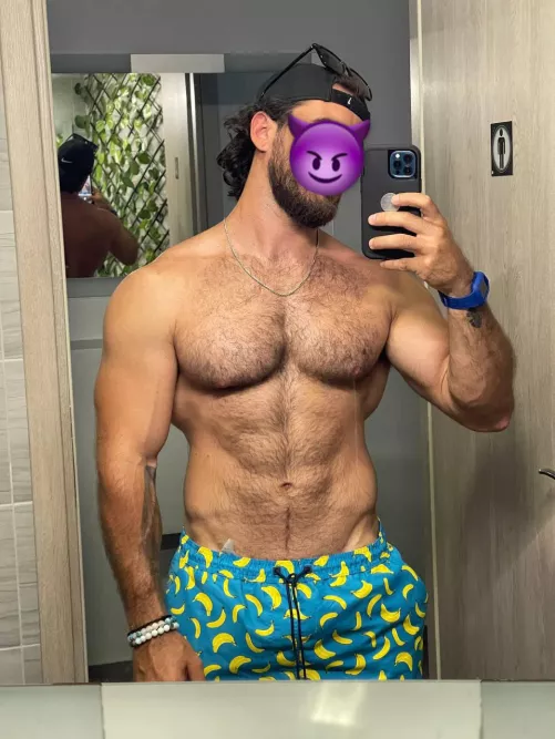 28 dominant looking for submissive men. Snap: d.d3412