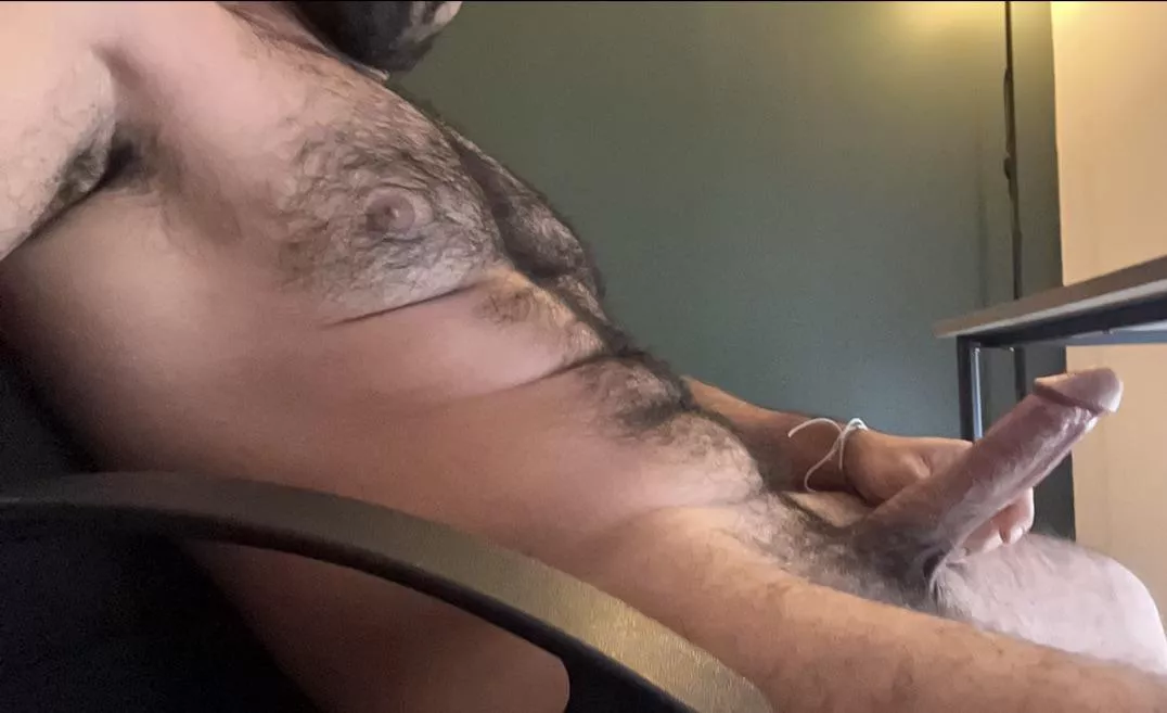 28m; looking to stroke with fit hung muscular bros. Send pics when adding with asl. Sc: tarsha1534