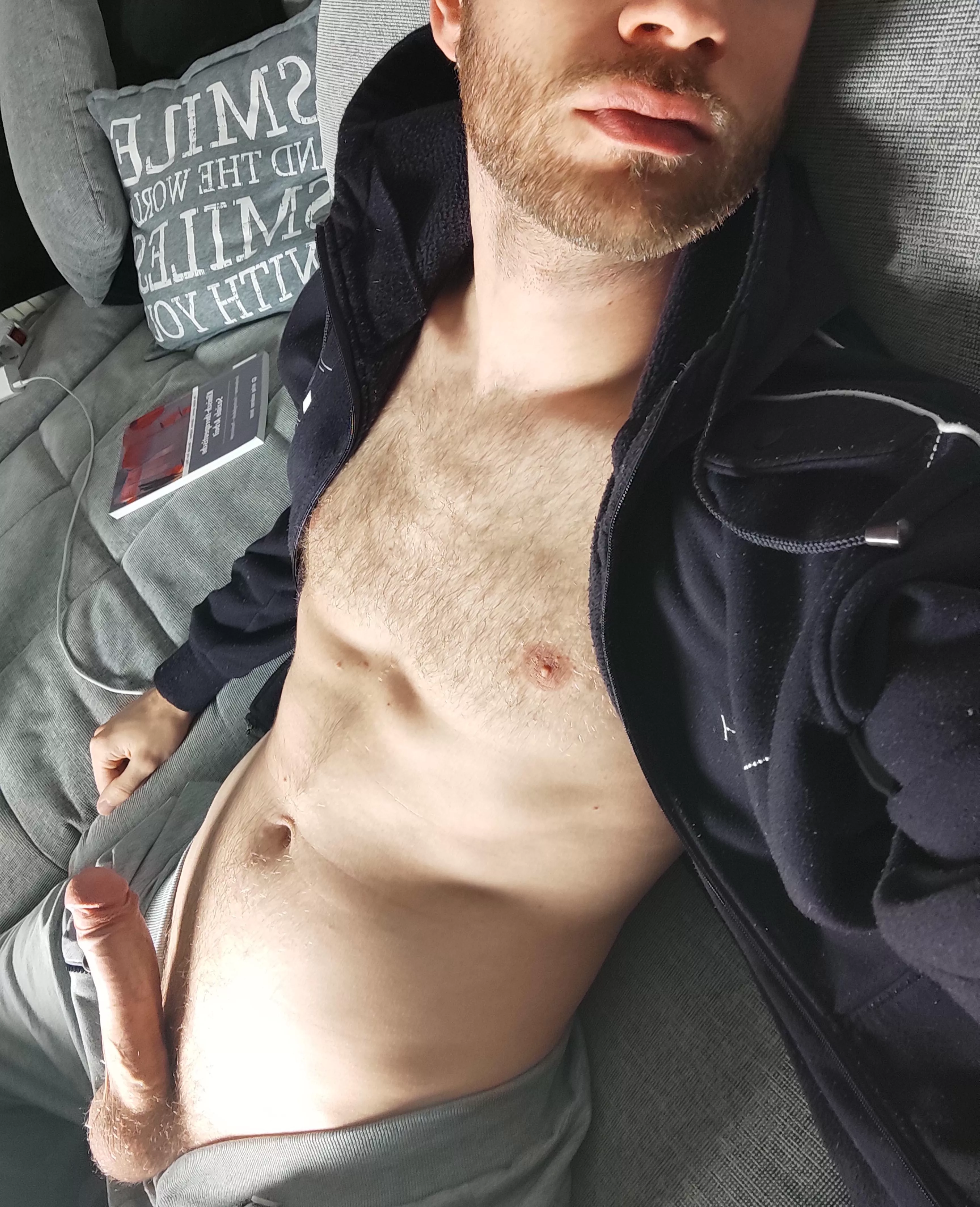 [35] Reading/studying makes me horny. I know that you know 😈