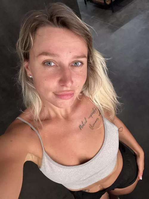 A good outfit for the gym [f]