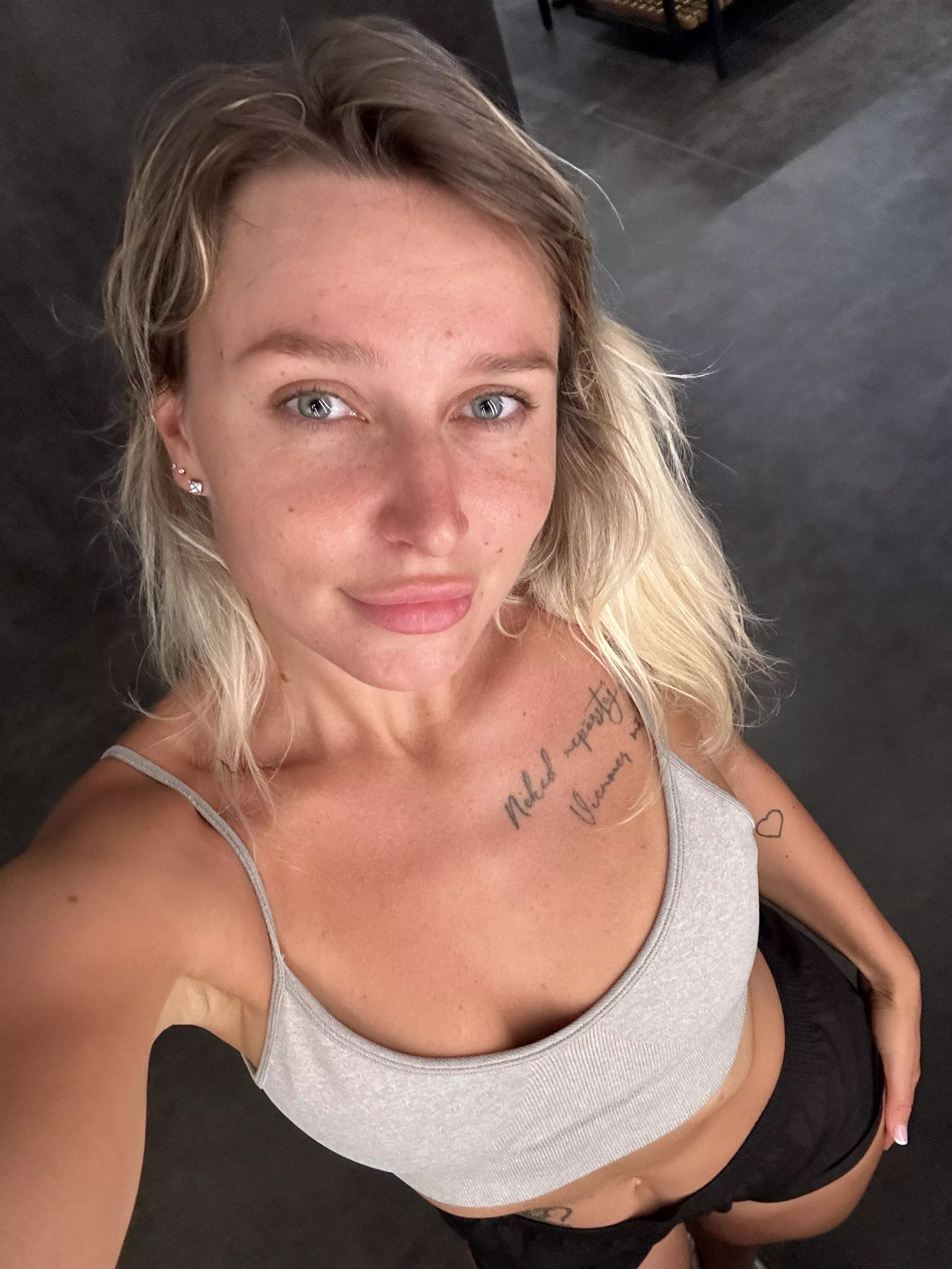 A good outfit for the gym [f]