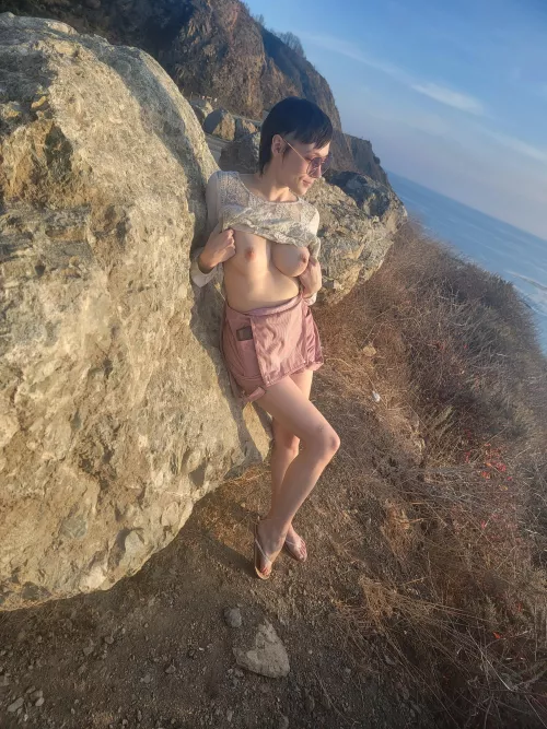 Boi do I love road trips along the coast (they/them)