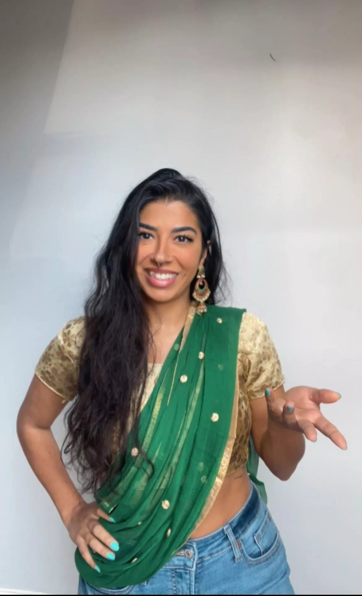 Brown girls love crop tops