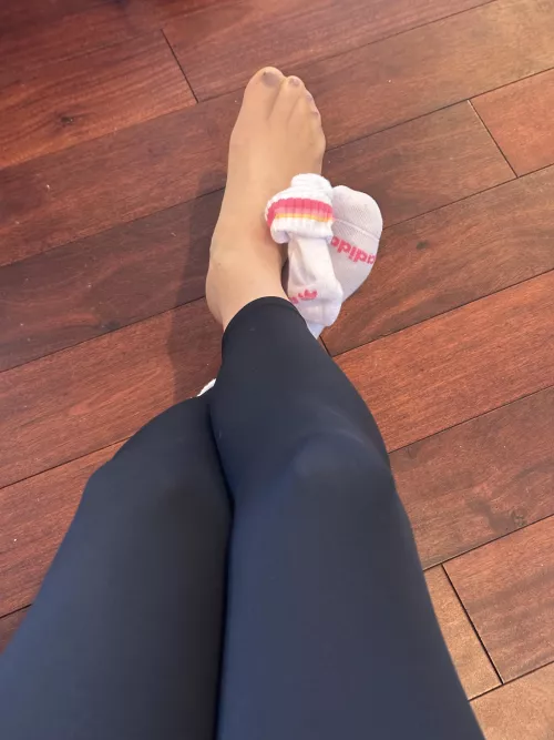 Can you adjust my seam please? 🤷‍♀️