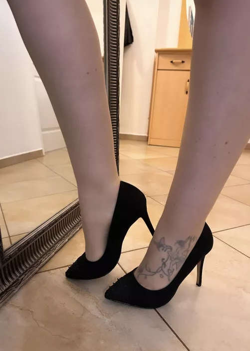 Classic black stiletto with a twist 