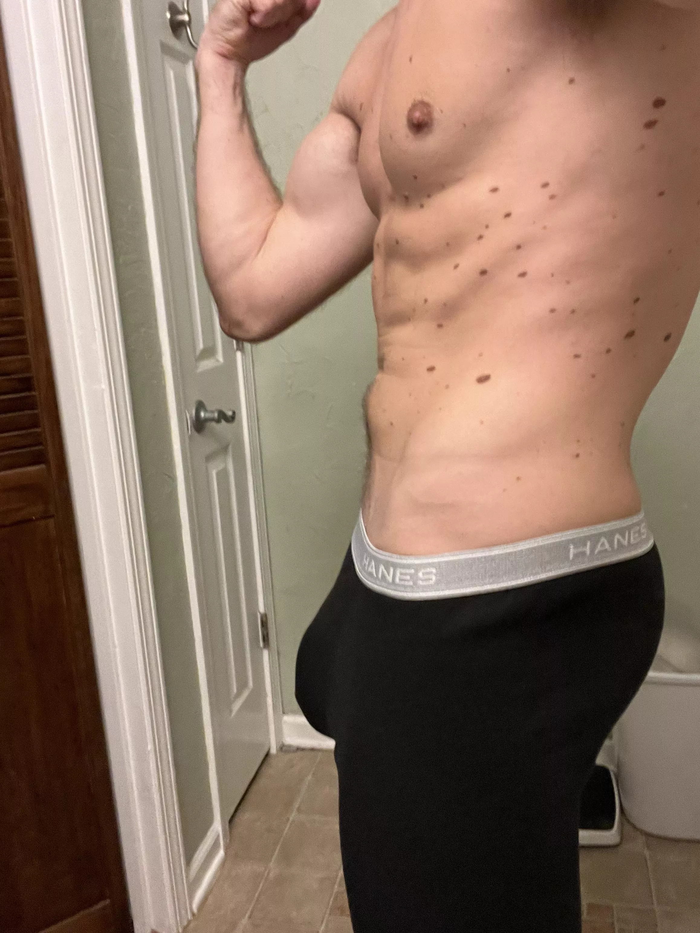 Come wrestle with ur gamer bf 