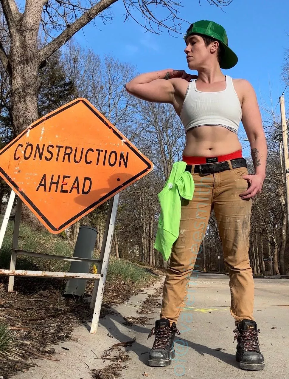 construction worker boi