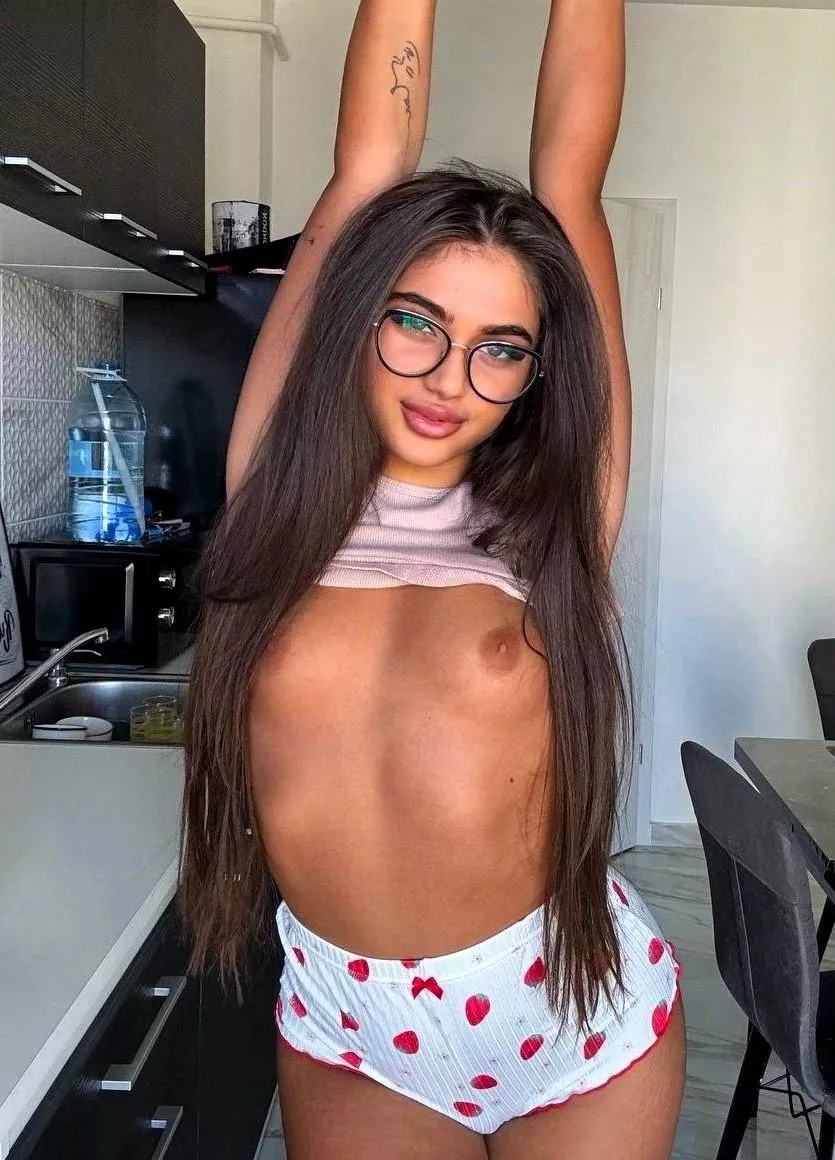 Do you like me better from the front or the back