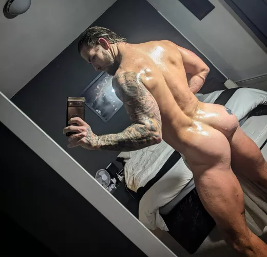 Fresh out the shower and clean enough for you to eat your dinner off