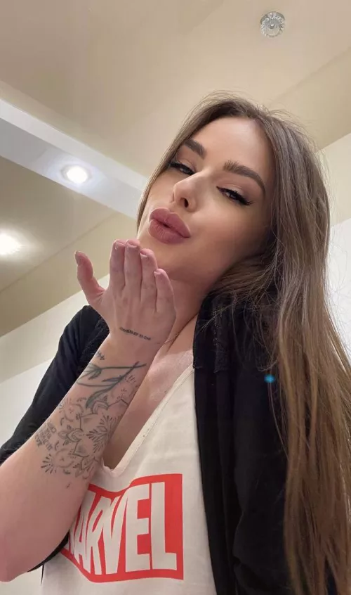 Get lost with me under the leaves?