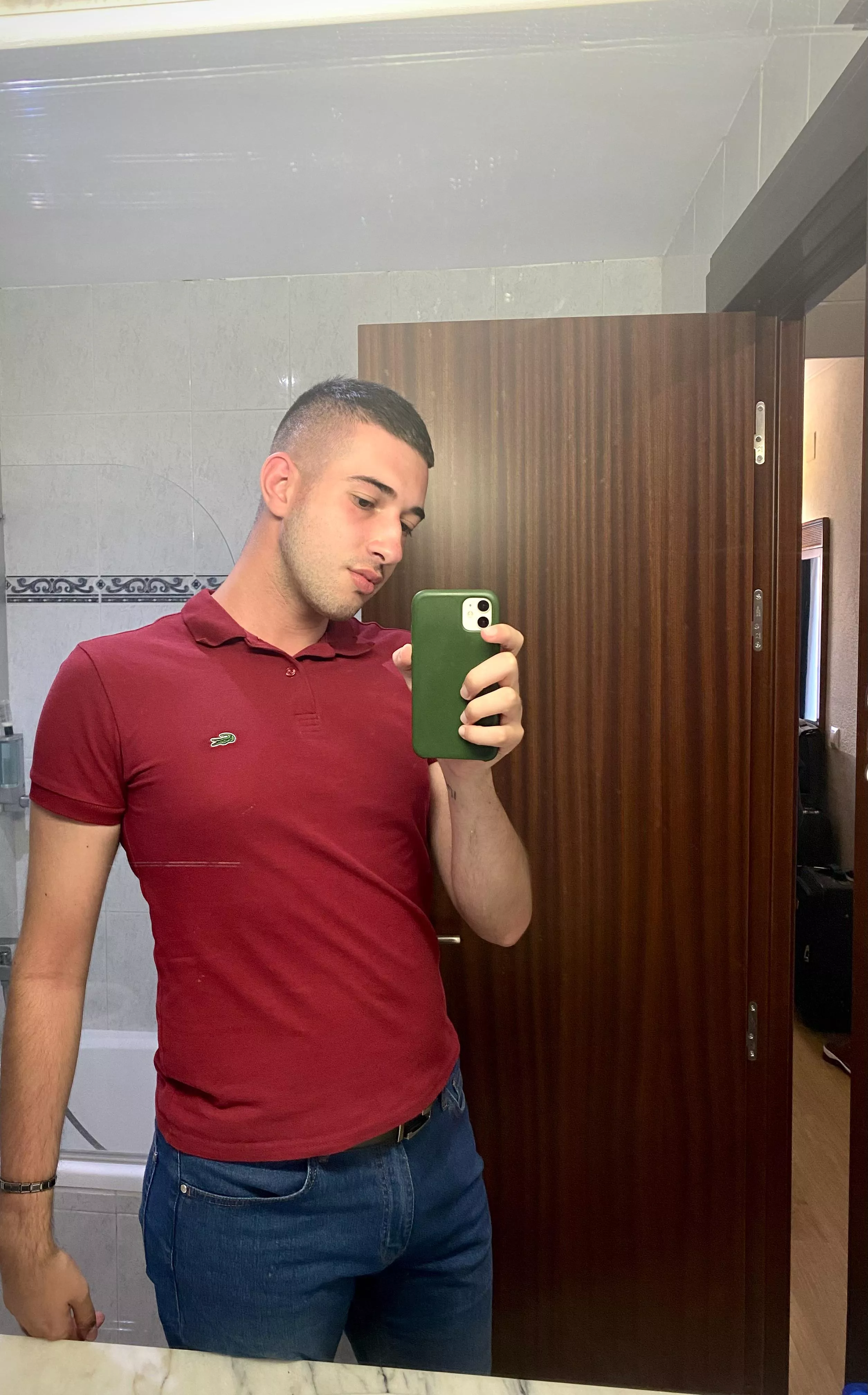 Heya, looking for more lgbt friends - we can be mutuals on insta, just created one @alexey_sergeevich11