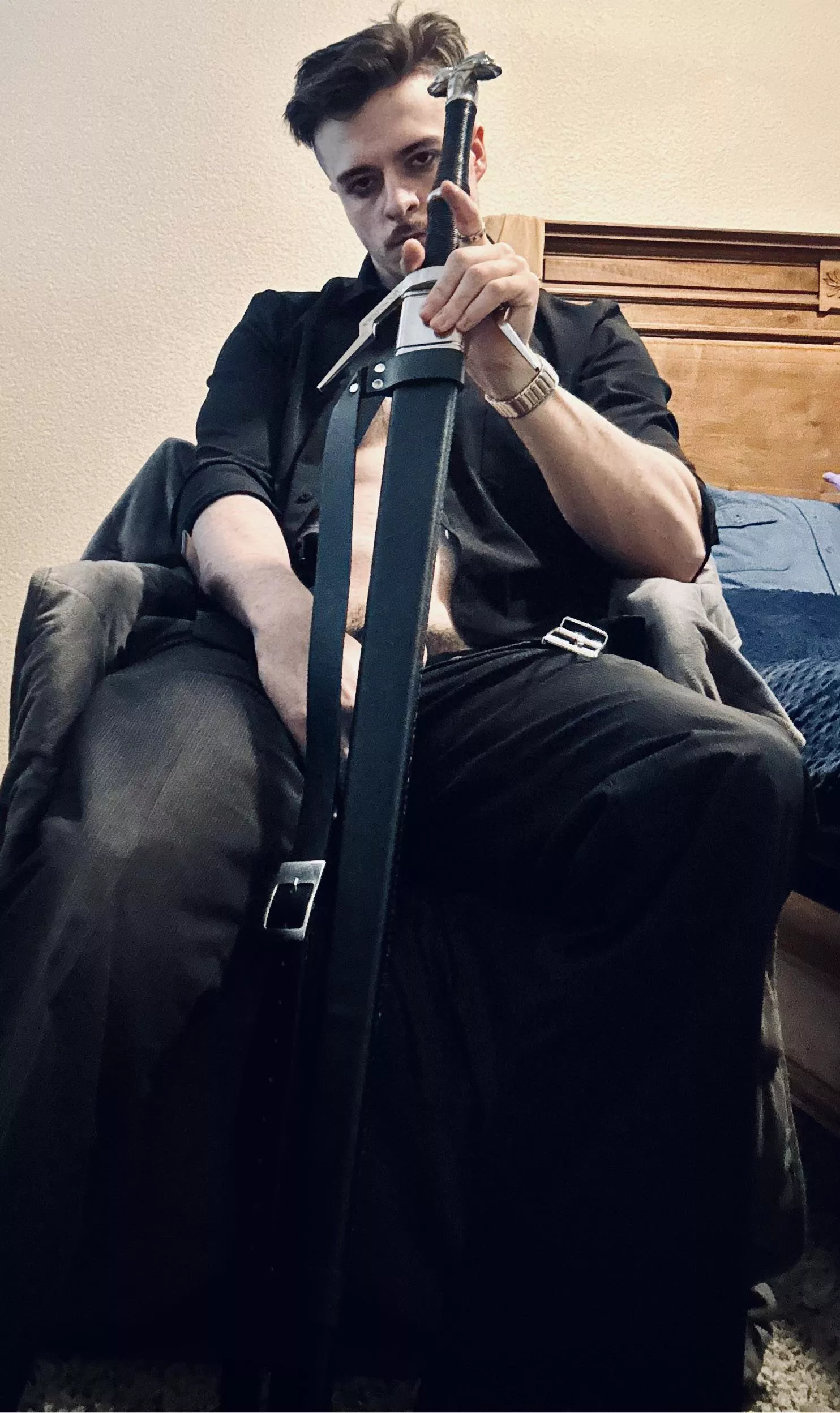 Holding my silver sword in front to cover up my other sword [M]