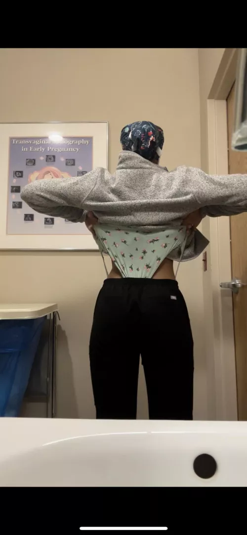 I just can’t help pulling my panties at work 🤭
