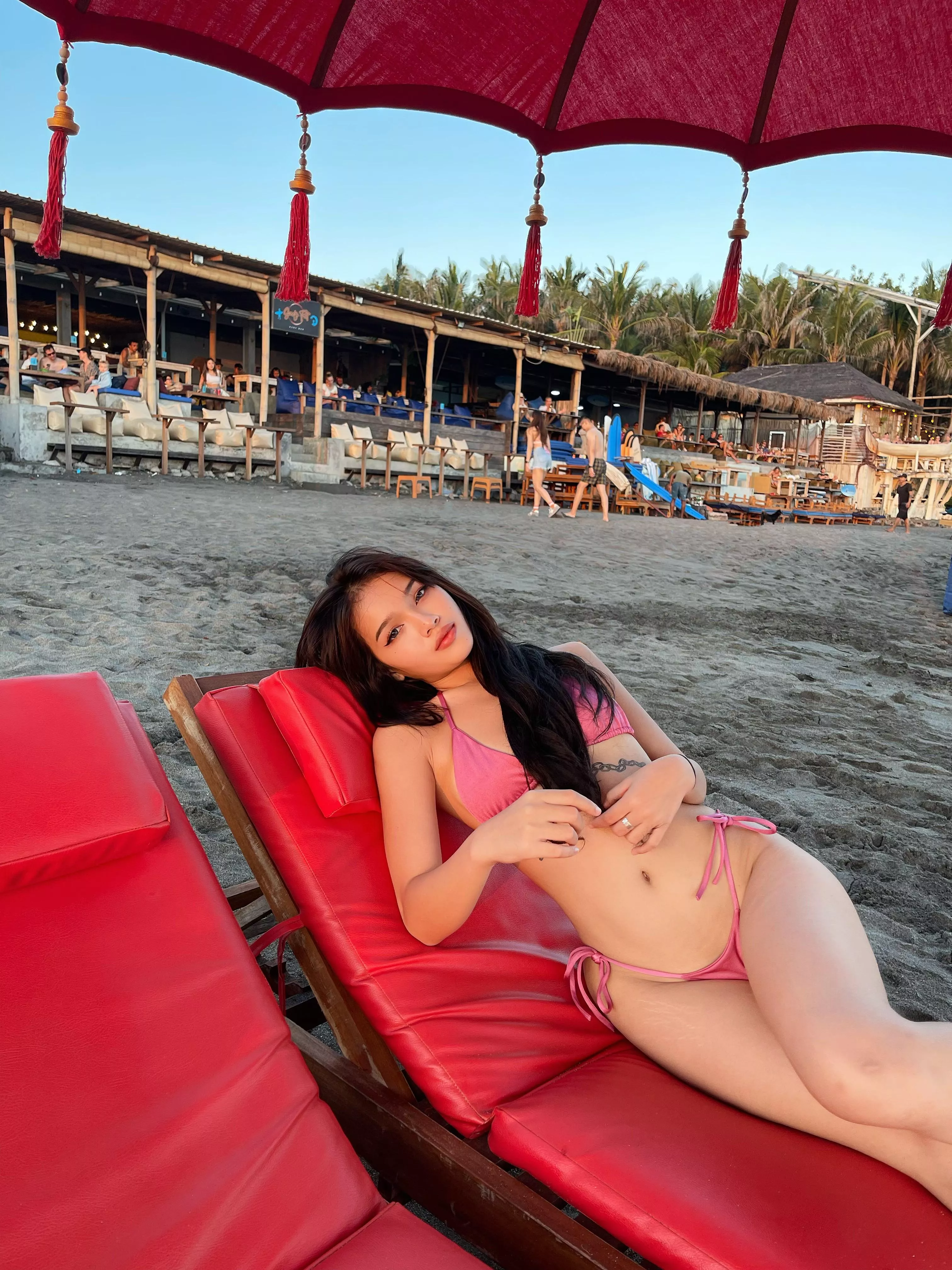 I just love the mid sunny and cloudy beach vibes