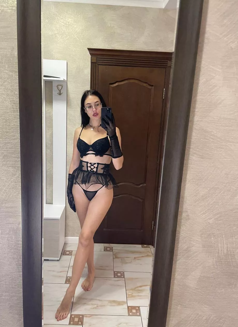 I love teasing men with my feet:)