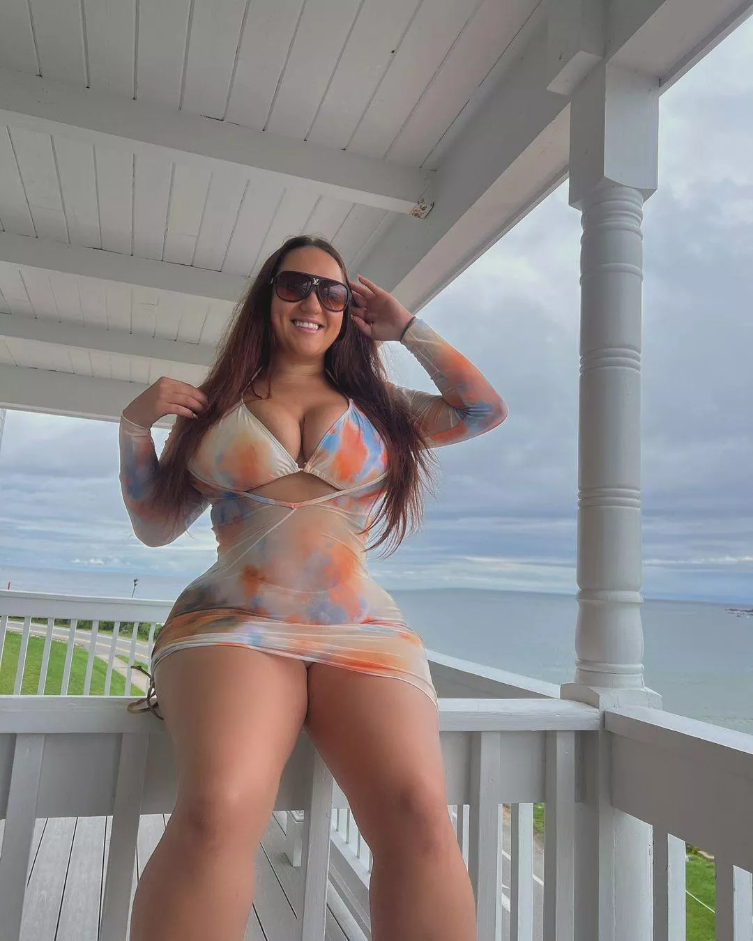 I'll wrap you with this thick thighs