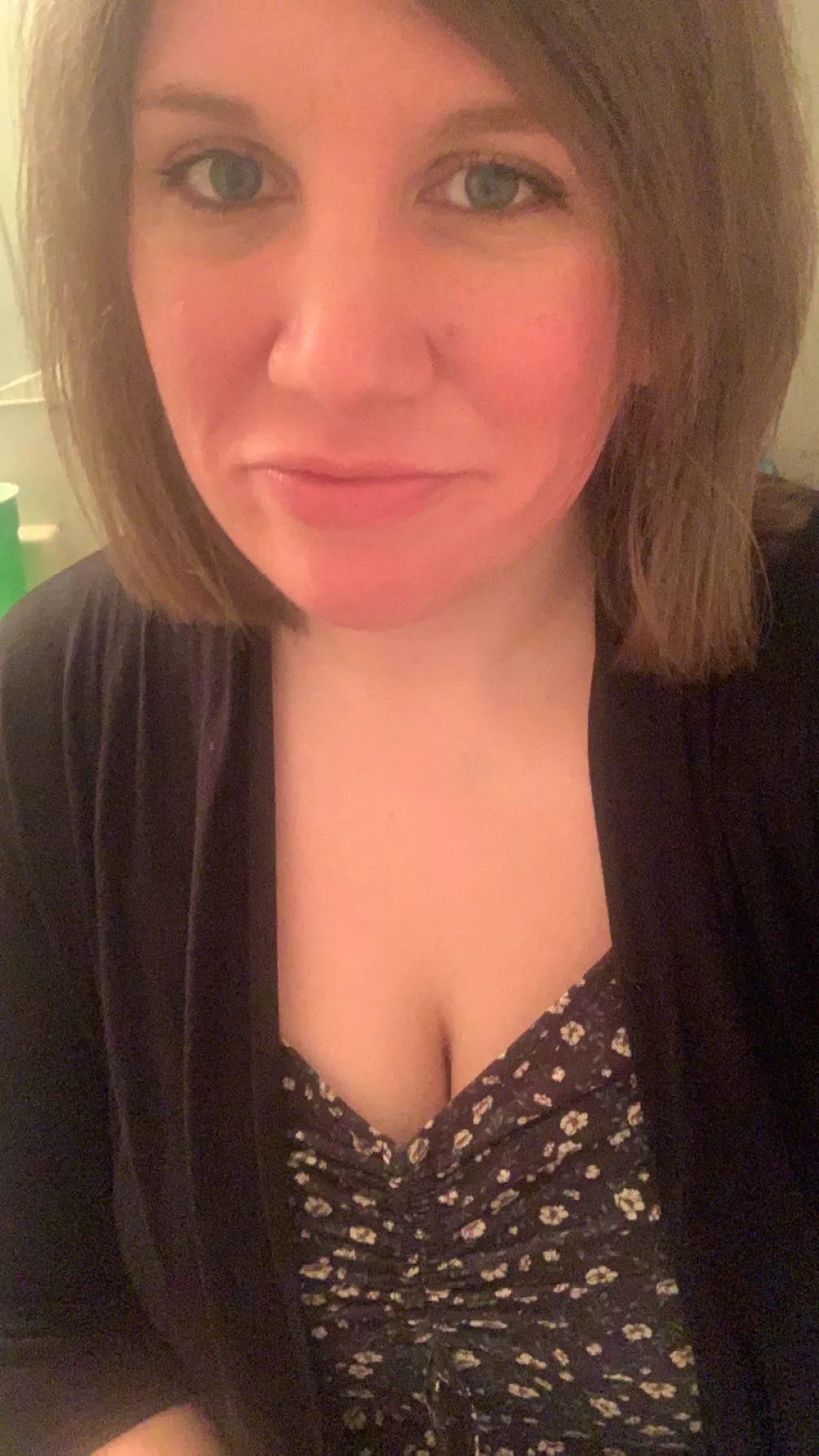 I’m all ready to go out but my outfit is missing some cum on my face! Help a girl out. 