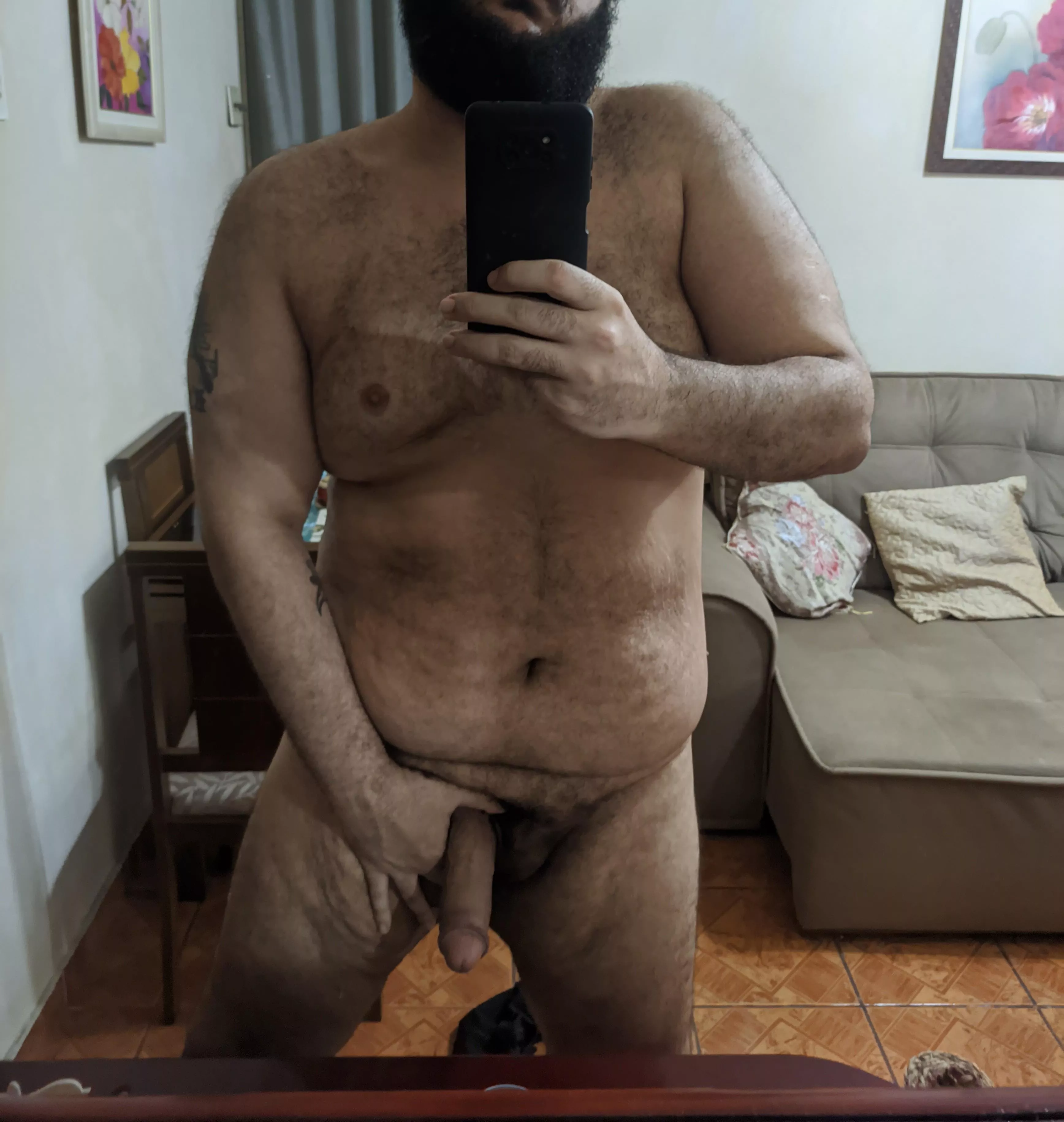 Make daddy's big cock harden in your mouth 🔥.