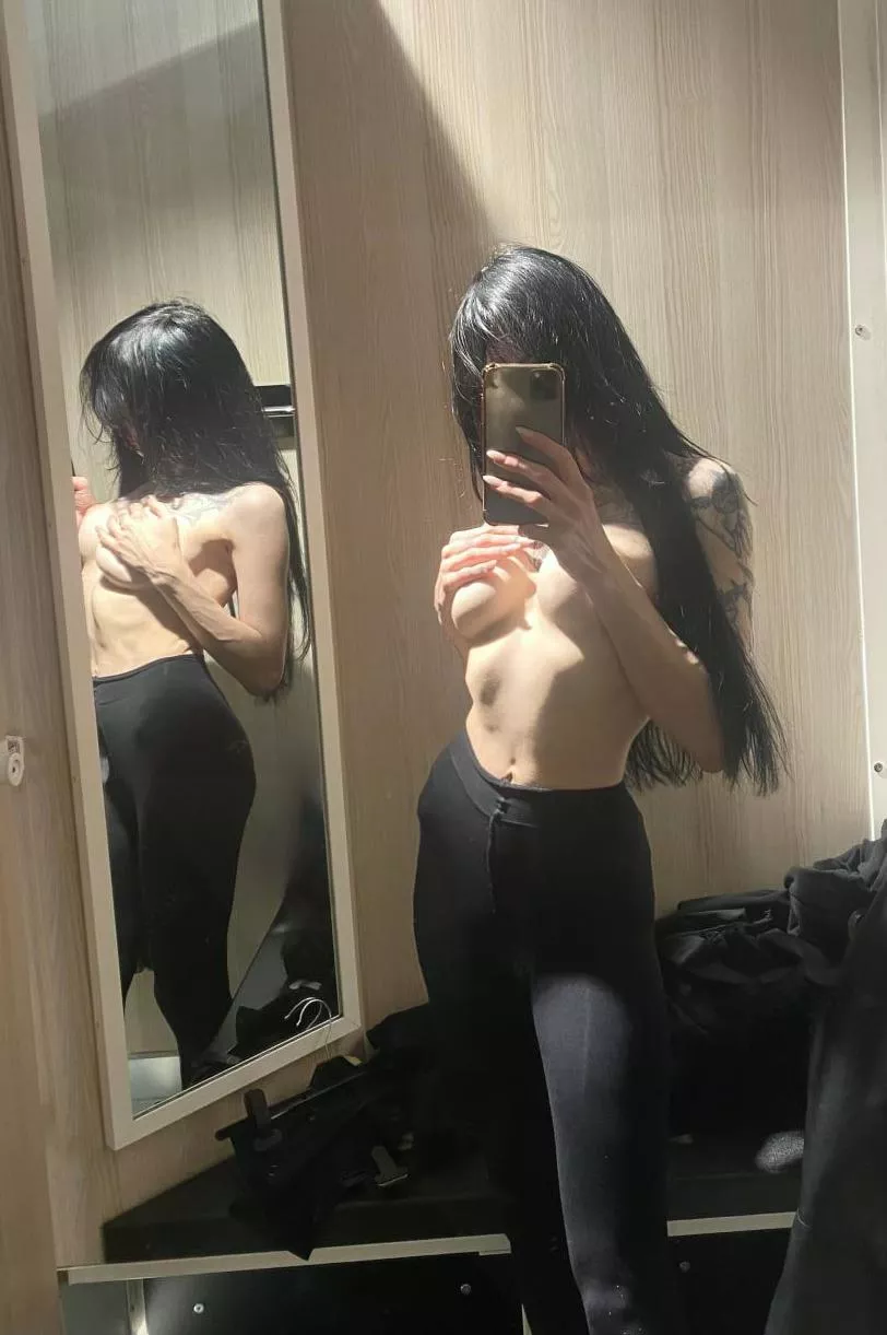 Only way to be cozy is naked in my opinion Perfect wife for u daddy