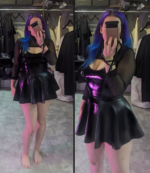 Pretty tame picture, but I am SO hyped to finally own latex! Shining it up was so damn sensual, although I don't think I did a great job 🙈