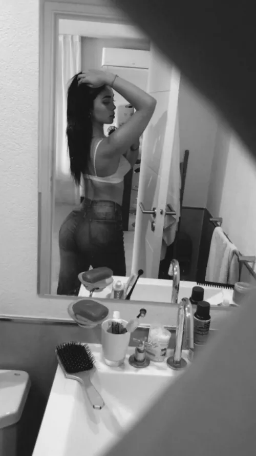 Should I redownload snapchat?