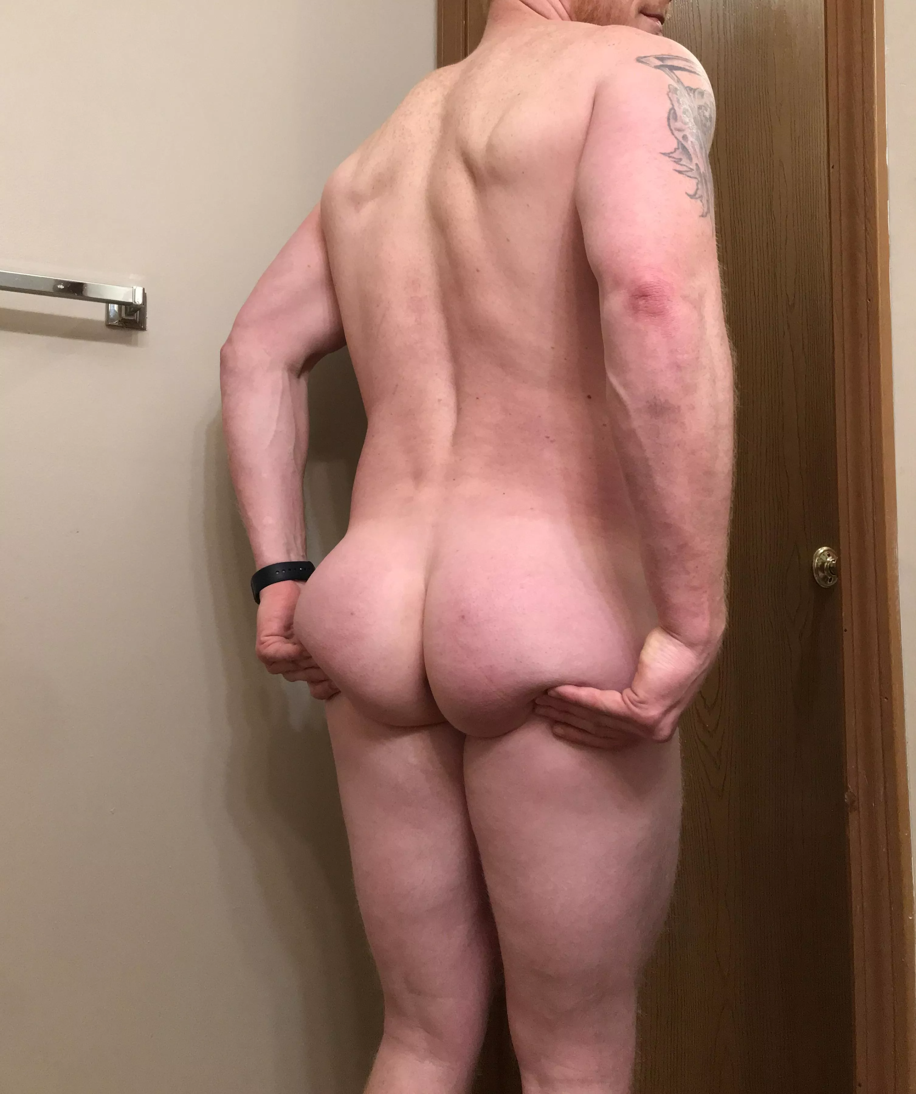 Show me where your tongue goes 