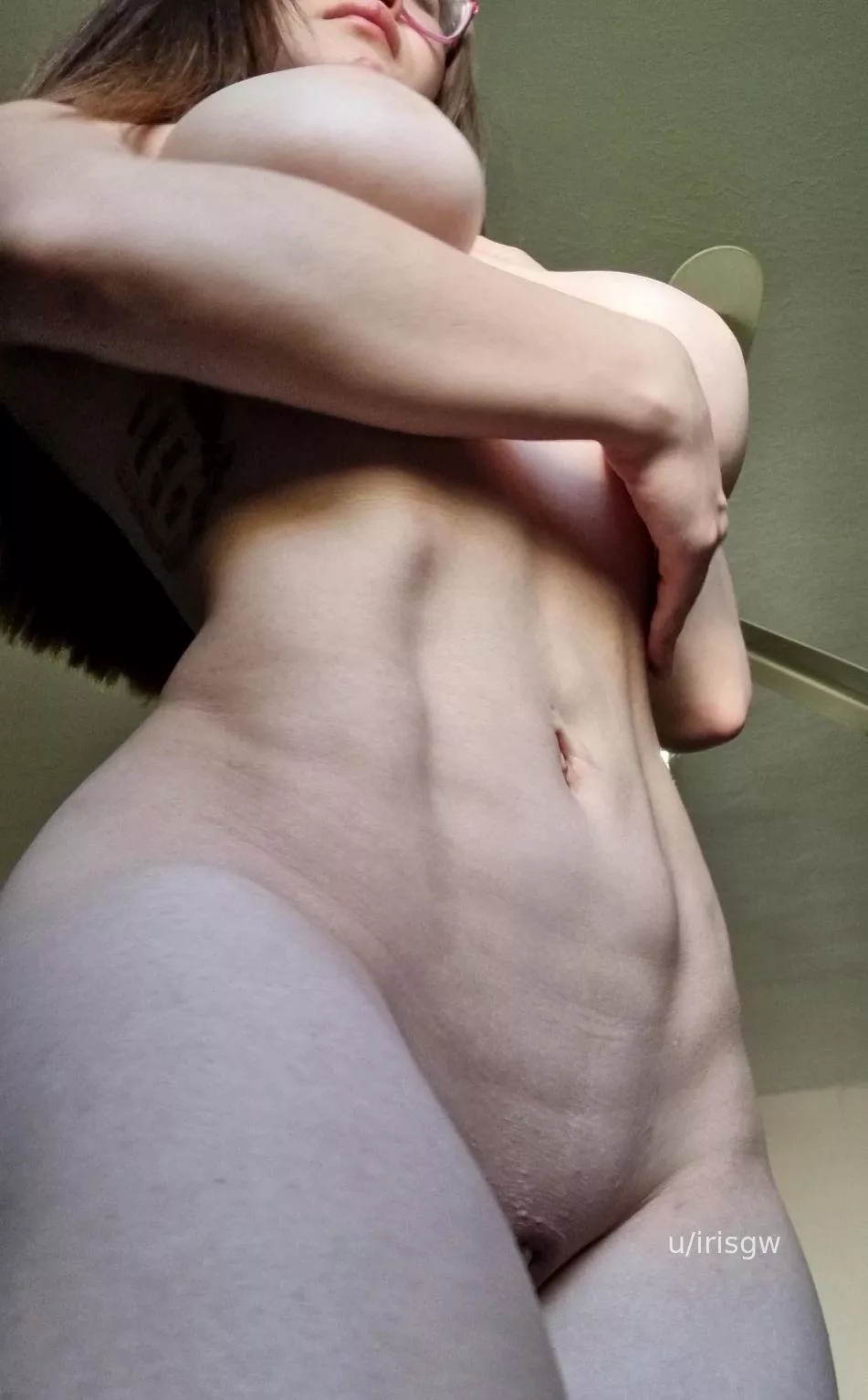 Slim waist with thick thighs