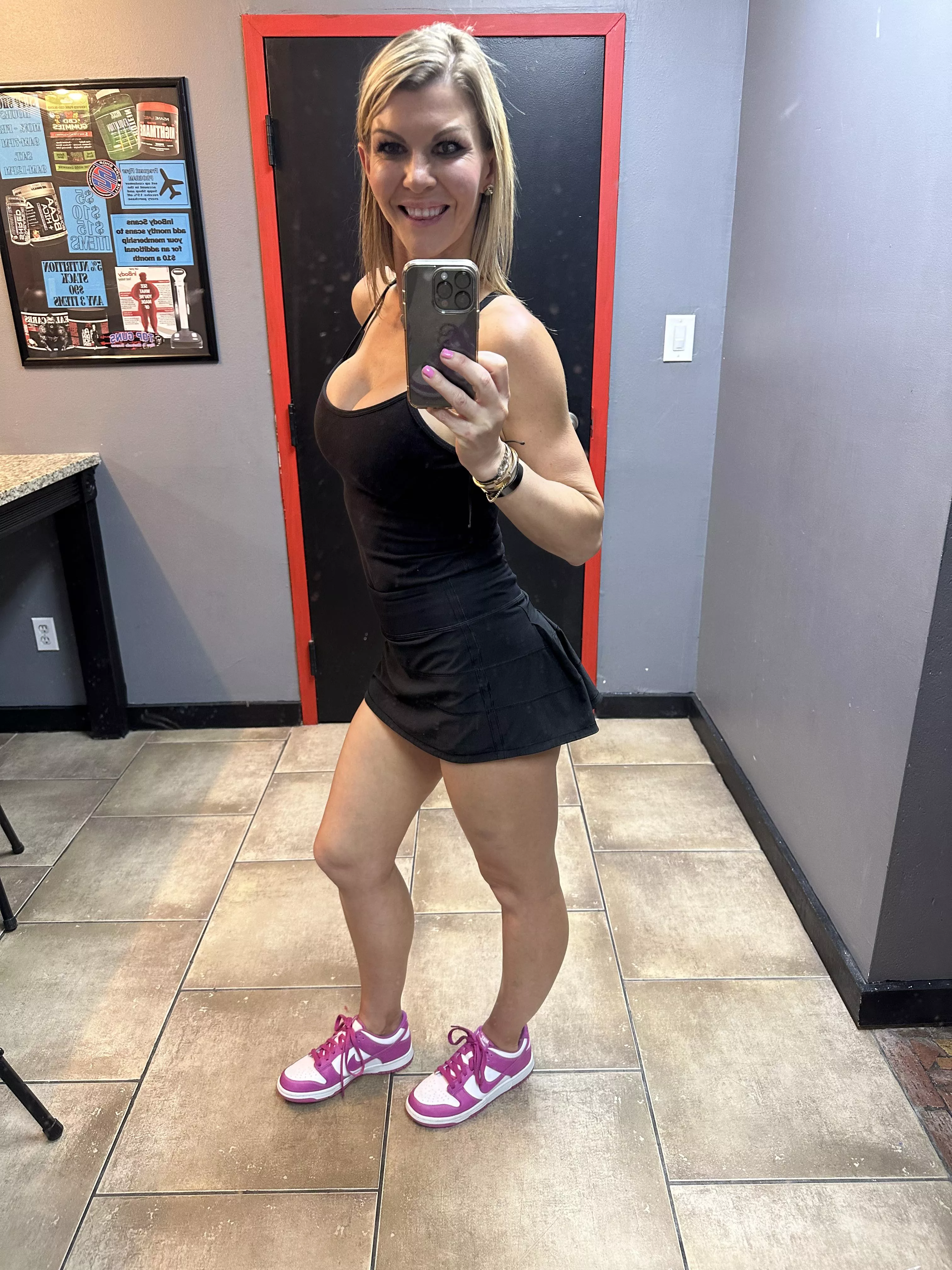 Todays gym outfit was perfect for the DILFs, how about for you