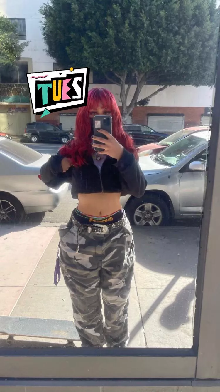 What being 5’2 does to a “boy” 🤷🏽‍♀️