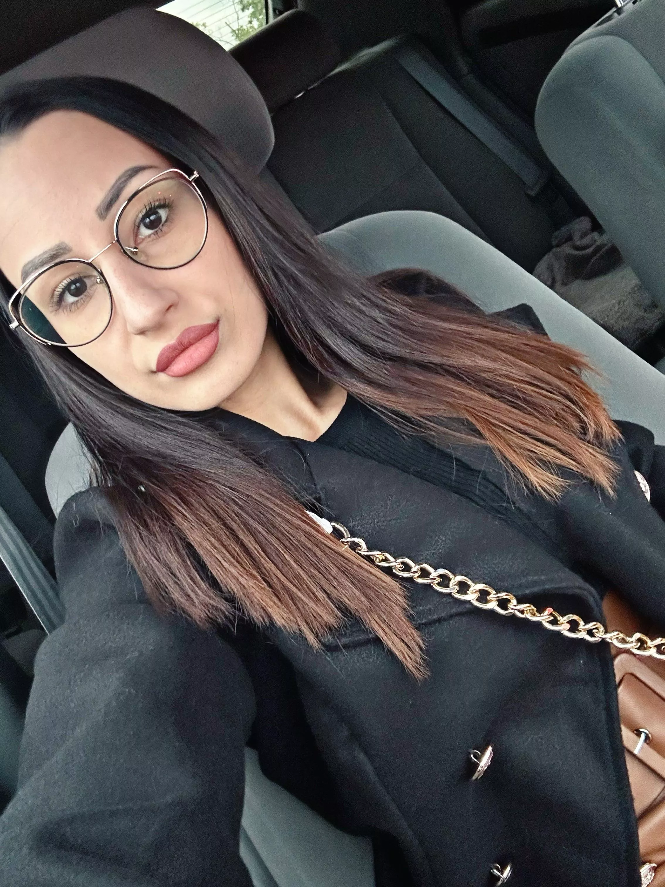 Who haves a huge cock to fuck my wife dm with pic