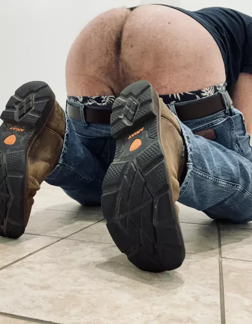 Who's gonna give me a hump day pounding?