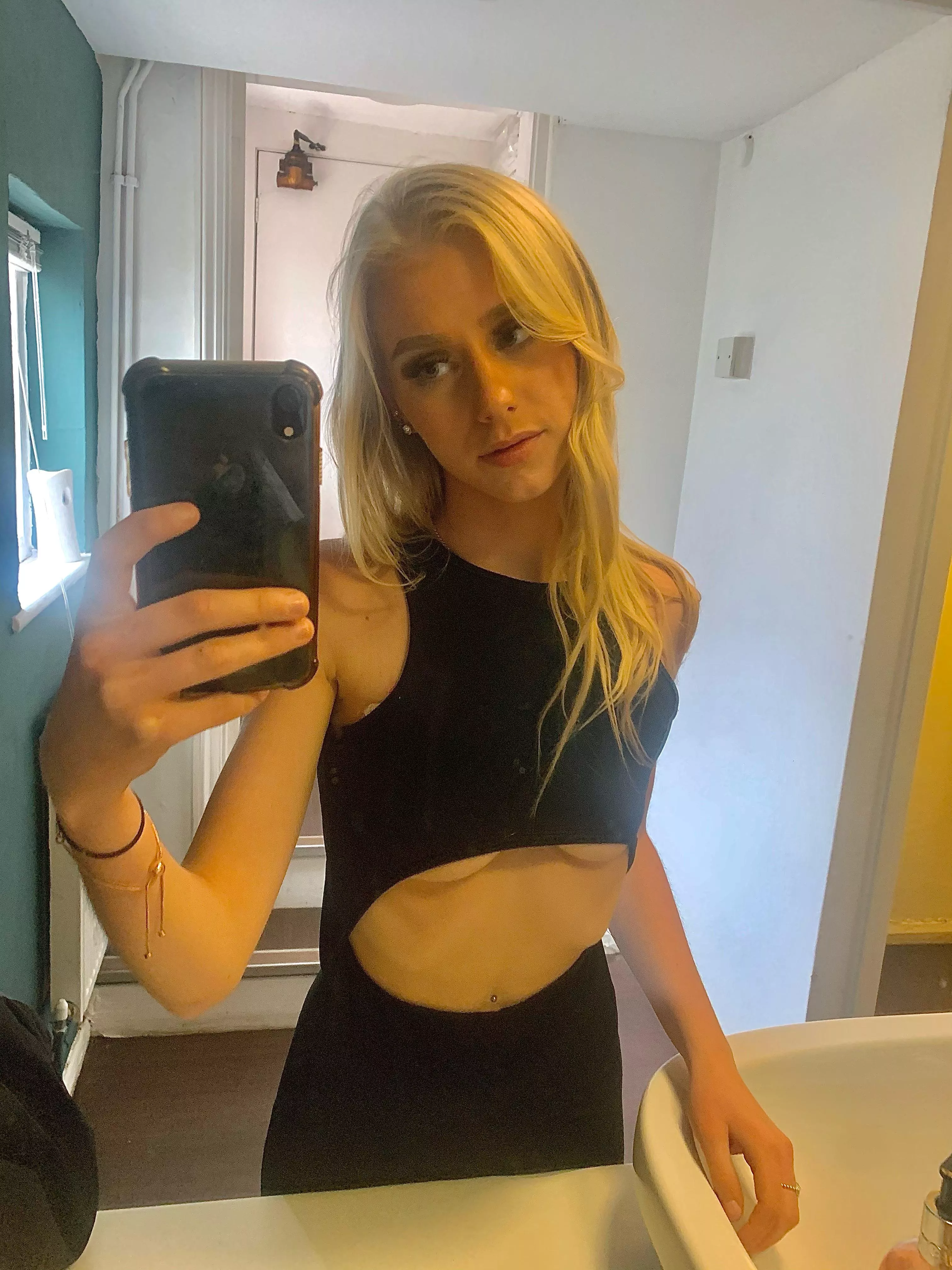 18yo look cute in crop tops, right?