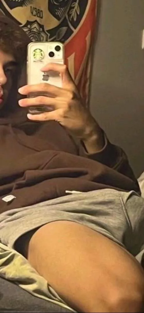 19 hung any hung or bubble ass boys my age or younger add @totxox19