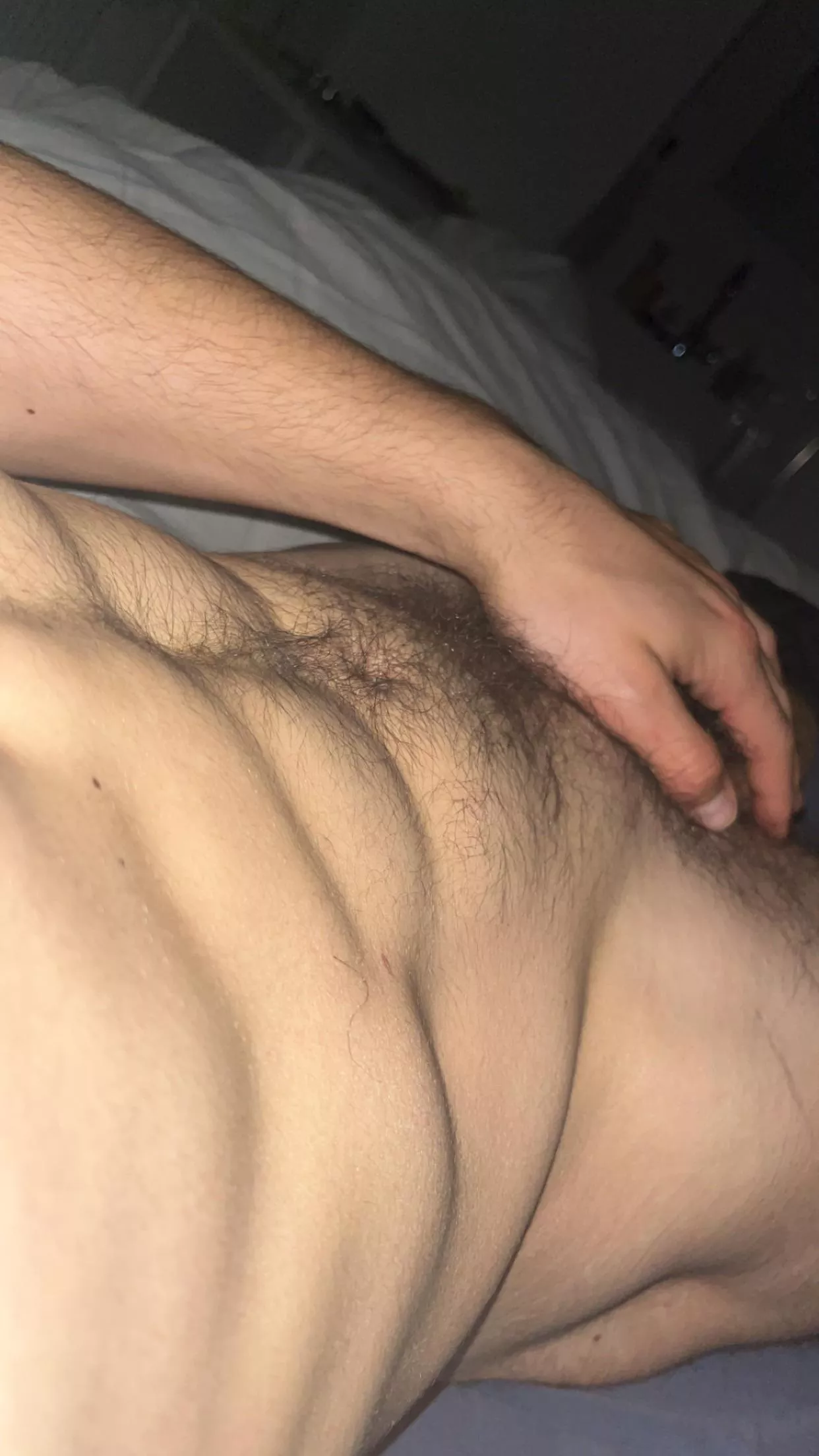 21 straight curious u if u are chill and have good abs!