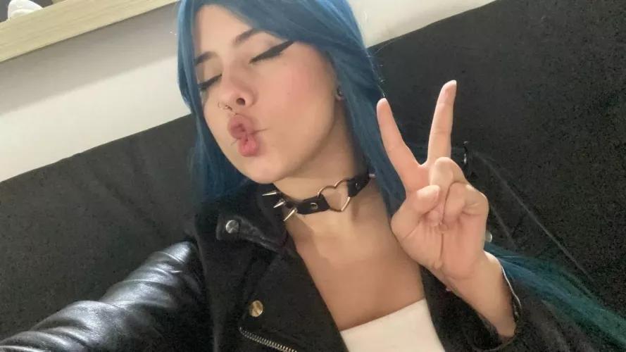 Am I a girlfriend material?