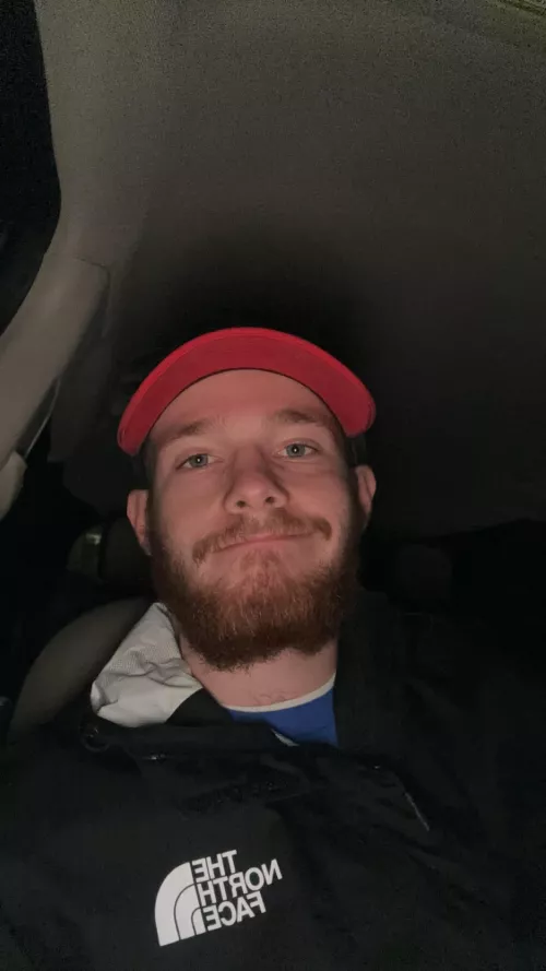 Any other singles bearded men out there. 🤠